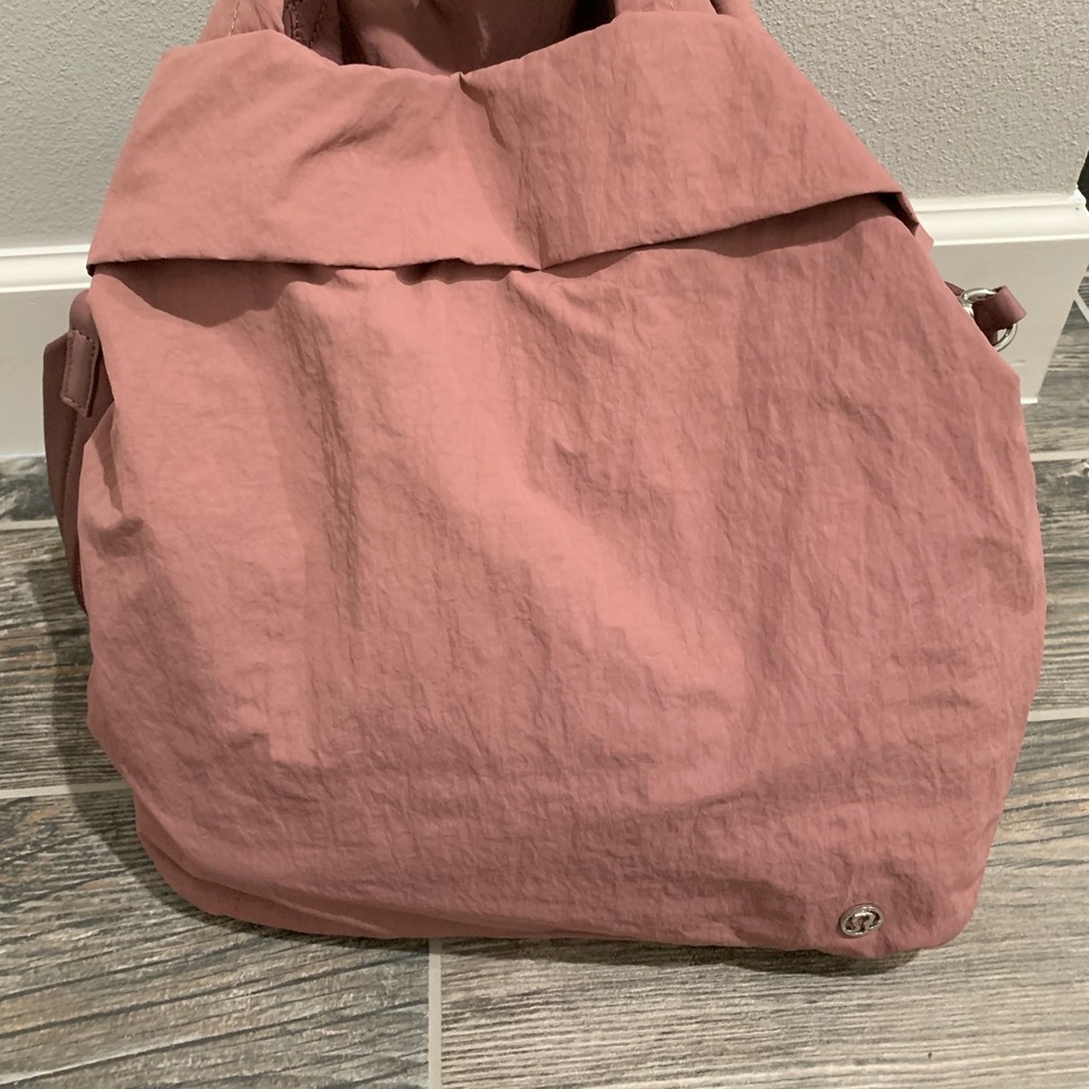 Lululemon - On My Level Bag (large)